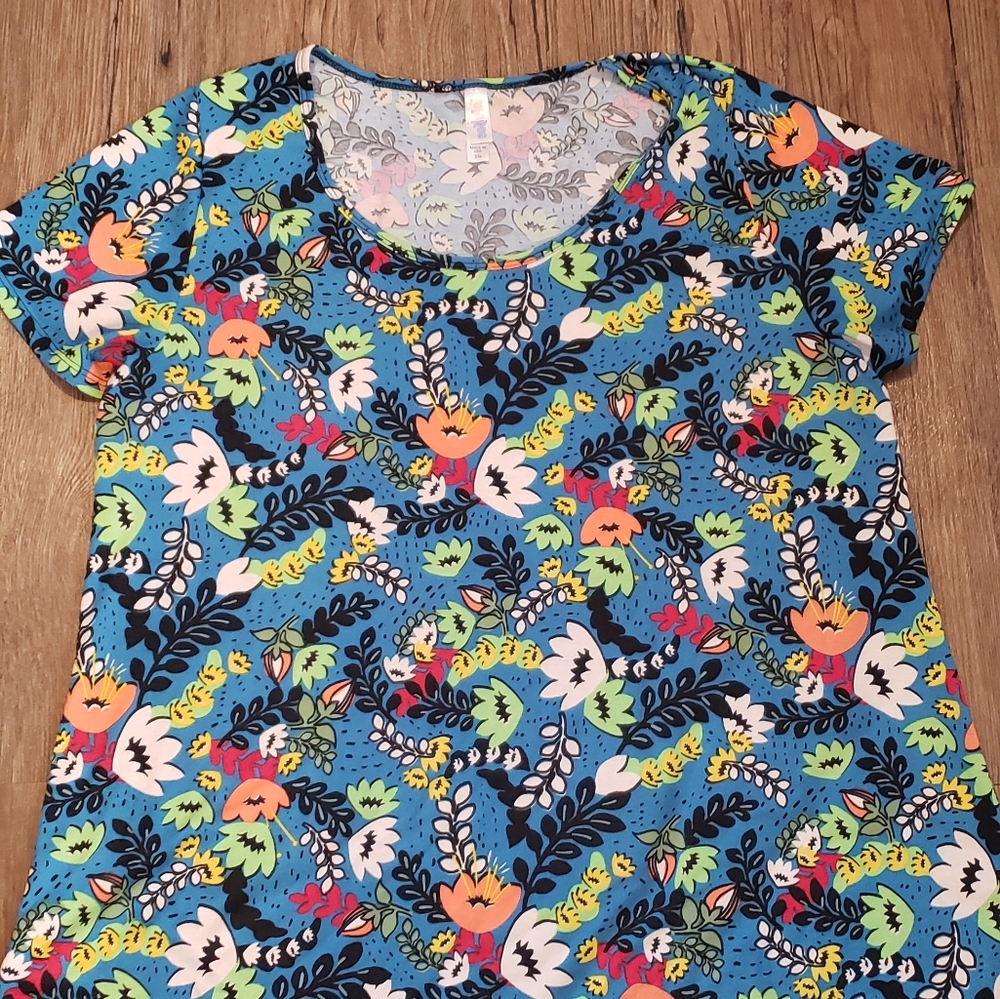 Lularoe Classic Tee 2X